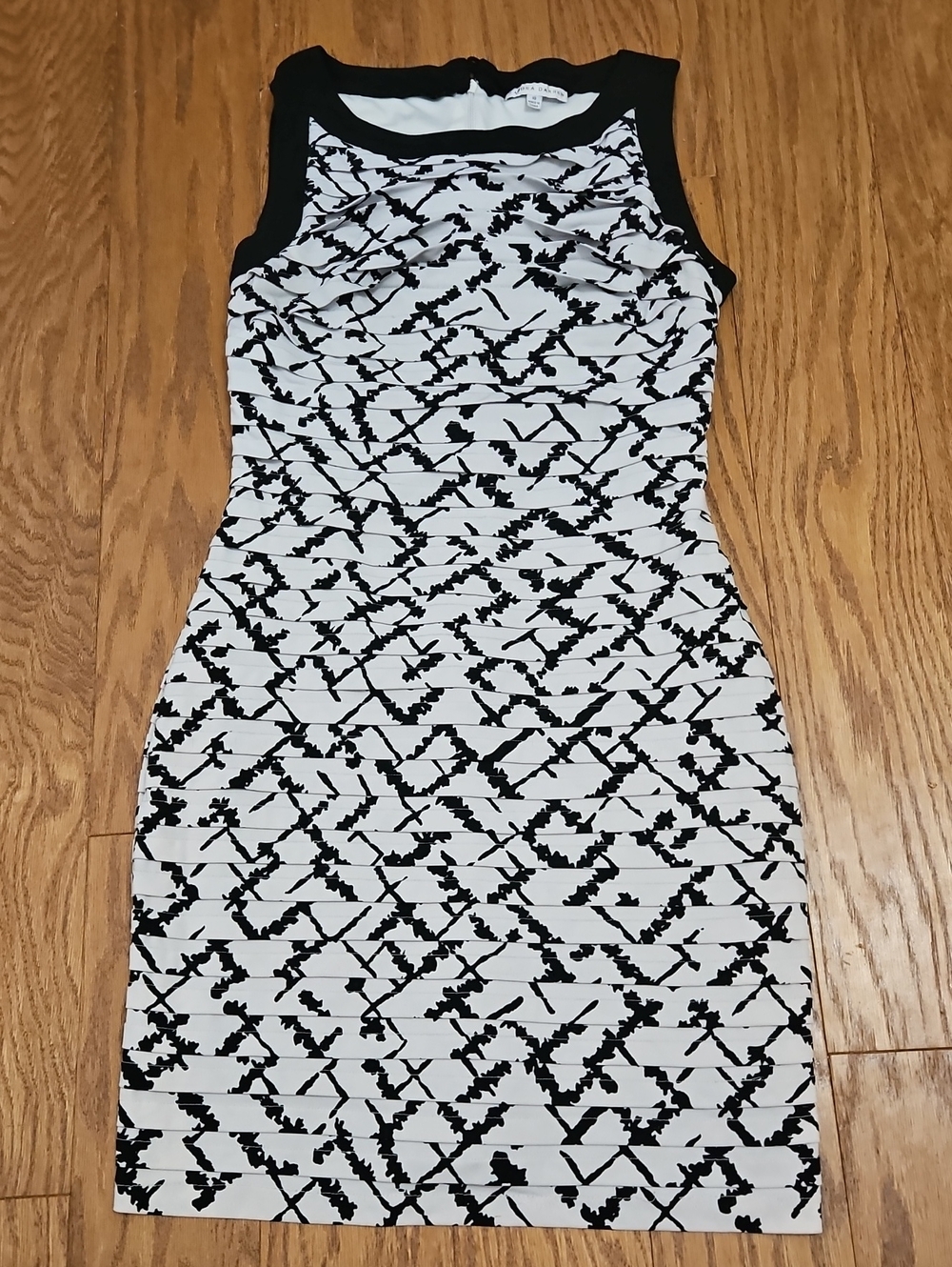 Sandra Darren Geometric Print Tiered Sheath Dress - Size 10